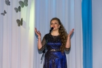 Екатерина Бутенко исполняет песню «Помолимся за родителей»